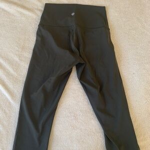 Lululemon Size 4 Cropped Yoga Leggings
